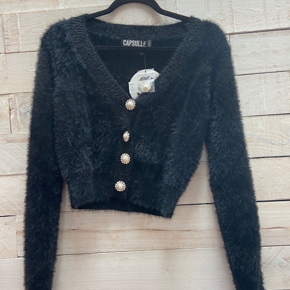 Sweaters - Picture 3 of 3